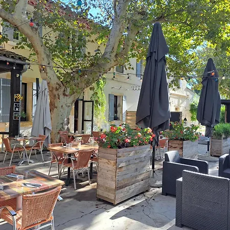 Hotell Logis Restaurant Les Platanes