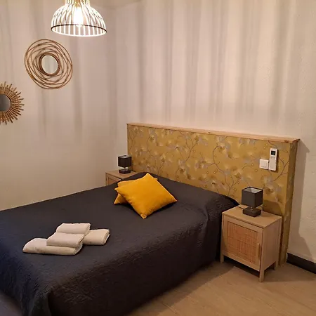 Logis Restaurant Les Platanes Hotell *